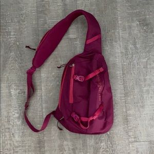 Patagonia Atom 8L sling bag